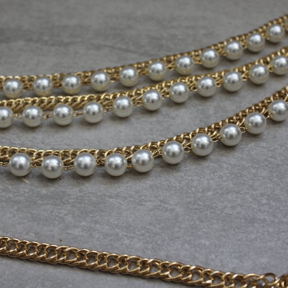 Oversized Layered Faux Pearl and Chain Belt - Picture 2 of 8